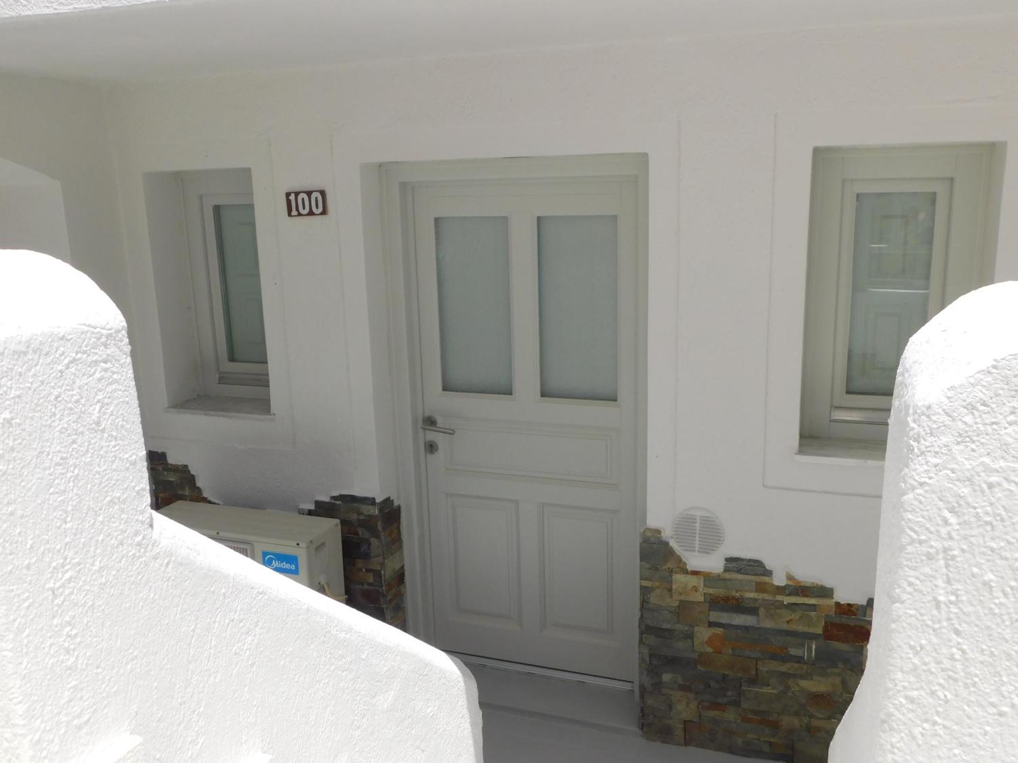 Happy Fish Rooms- Beachfront Периса Екстериор снимка